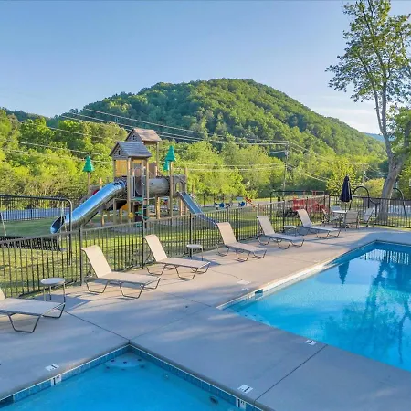 Cabin Oasis Near Smoky Mountains Pigeon Forge Exterior photo