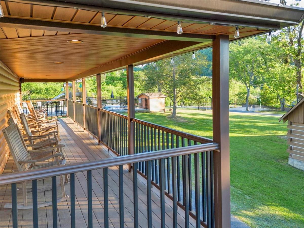 Oasis Near Smoky Mountains Chalet