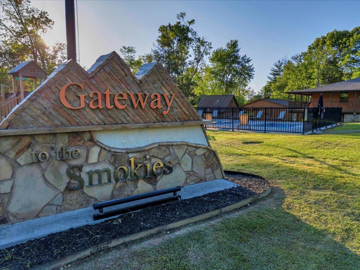 Oasis Near Smoky Mountains Chalet *