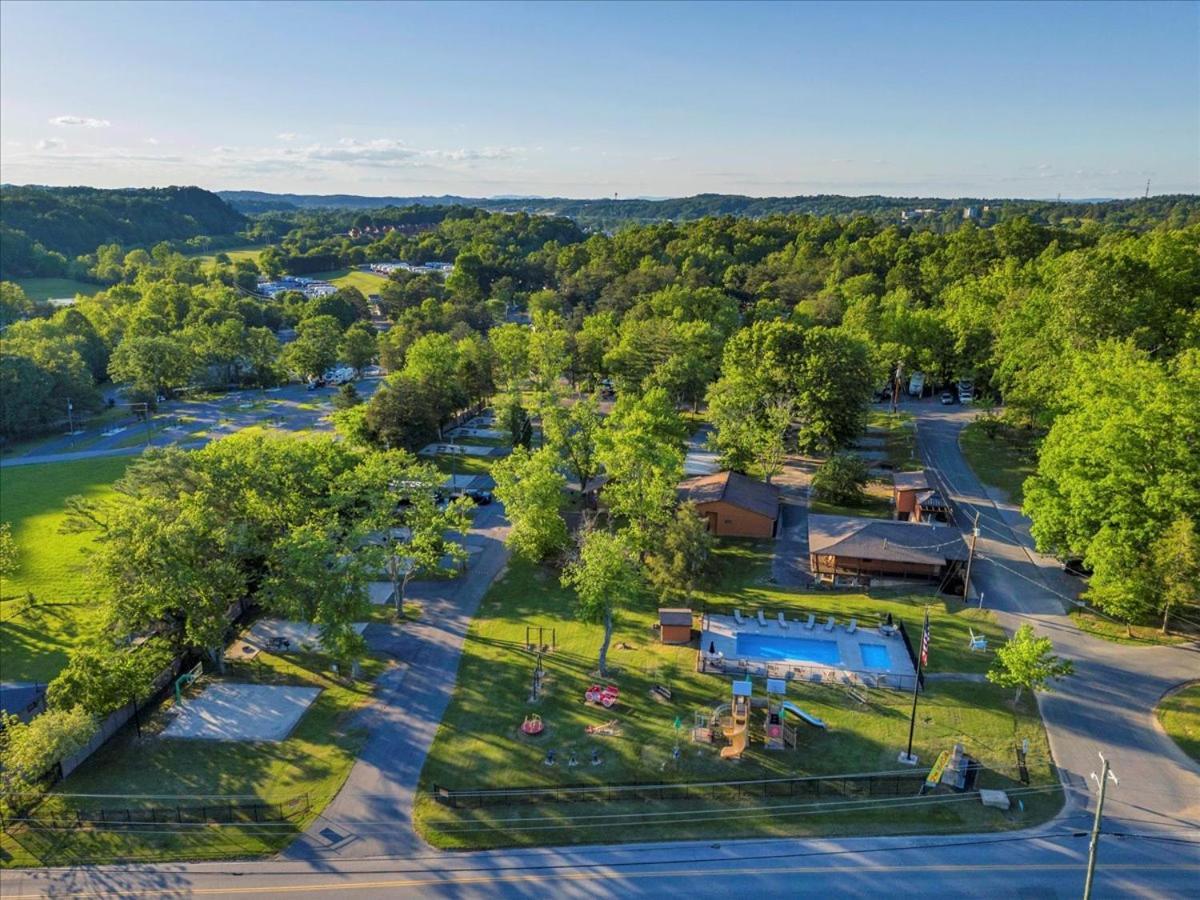 Chalet Oasis Near Smoky Mountains Pigeon Forge
