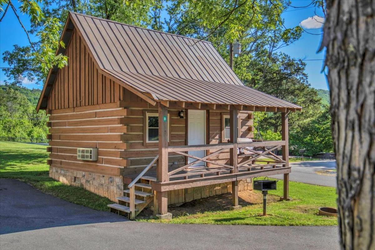 Oasis Near Smoky Mountains Chalet